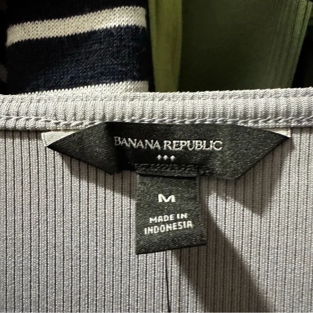 Banana Republic Factory Gray Sheen Ribbed Shirred Short-Sleeve Top Medium NWT - Picture 5 of 5